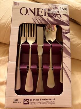 NEW Vintage Oneida 1620 superior stainless flatware 20 pc set brushed 18/8 svc 4